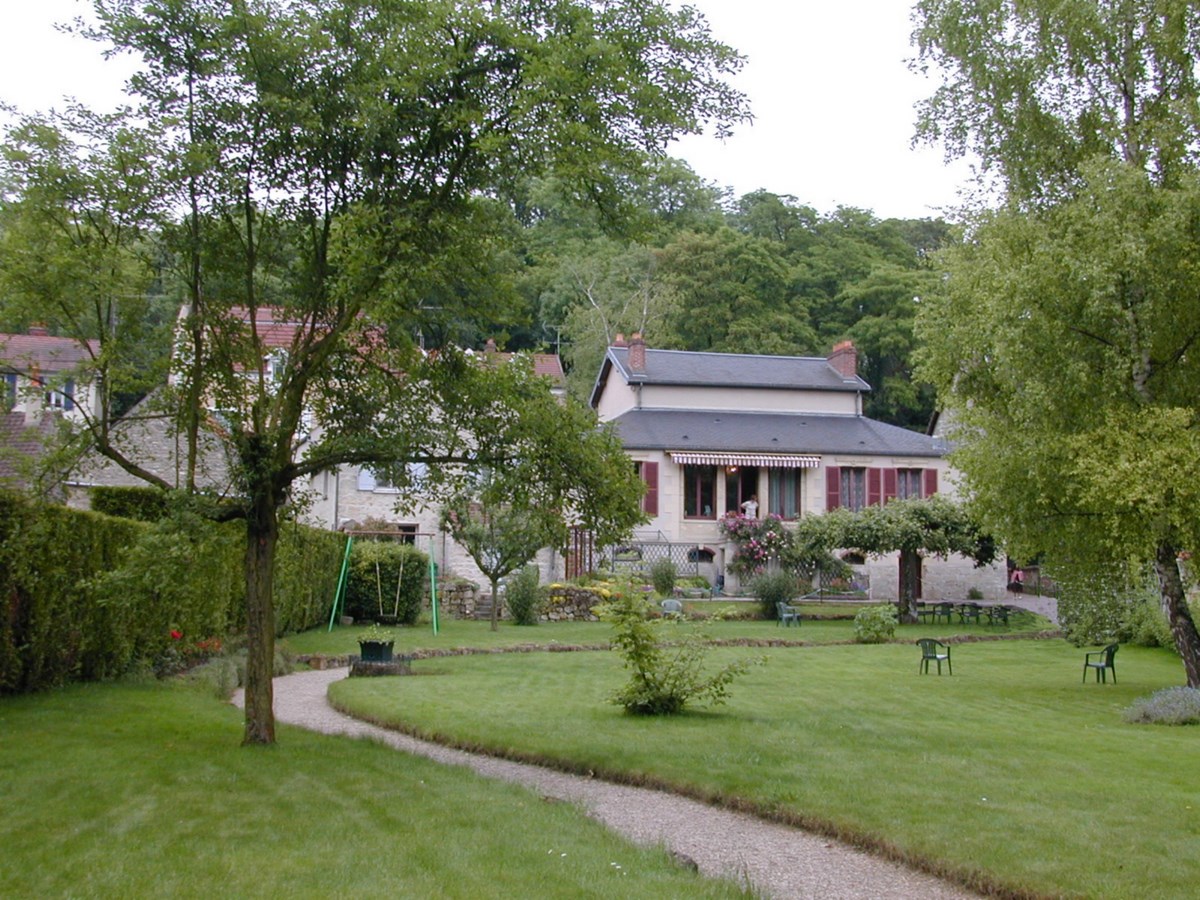 Maison vue du jardin